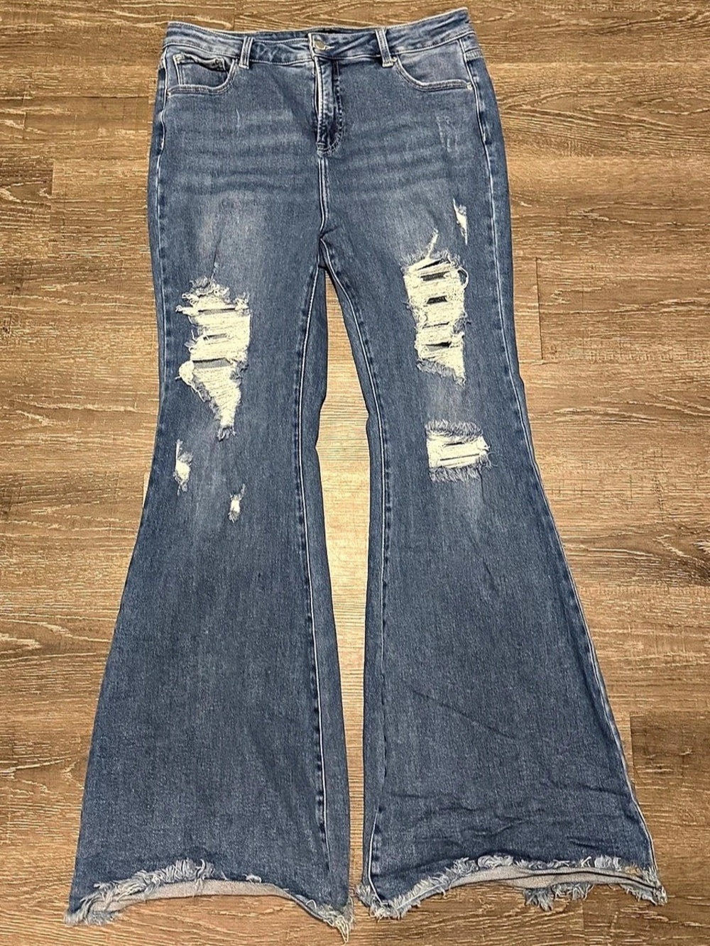 Willow Boutique Viral LaineyTummy Control Flare Leg Distressed Jeans Size 15